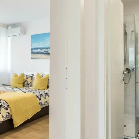 Relax & Recharge Sea View Lejlighed